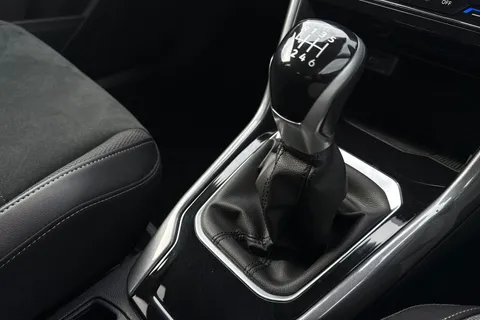 37 of 48 for VOLKSWAGEN T-ROC 1.5 TSI Style 5dr