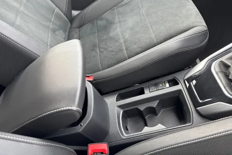 38 of 48 for VOLKSWAGEN T-ROC 1.5 TSI Style 5dr