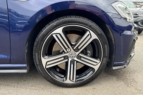 VN18YGT Volkswagen Golf 2.0 TSI 310 R 5dr 4MOTION DSG | Heated Seats | App Connect Thumbnail #10