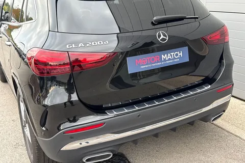 DX74LVW Mercedes-Benz Gla 2.0 GLA200d AMG Line (Executive) 8G-DCT Euro 6 (s/s) 5dr Thumbnail #8