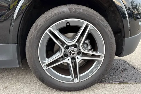 DX74LVW Mercedes-Benz Gla 2.0 GLA200d AMG Line (Executive) 8G-DCT Euro 6 (s/s) 5dr Thumbnail #10