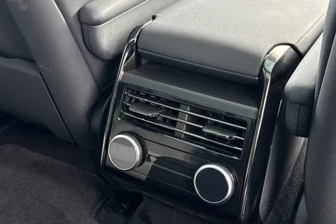 DV23NYK Land Rover Range Rover Sport 3.0 P440e Autobiography 5dr Thumbnail #20