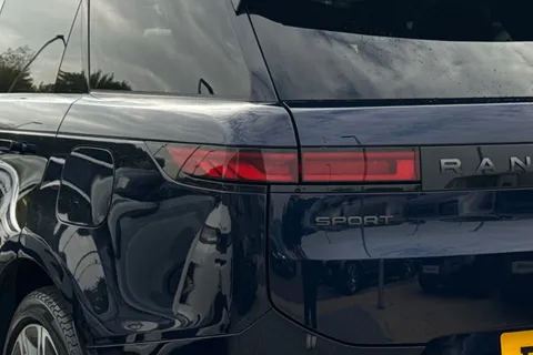 DV23NYK Land Rover Range Rover Sport 3.0 P440e Autobiography 5dr Thumbnail #21