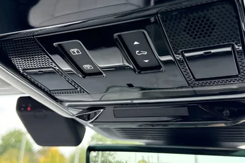 DV23NYK Land Rover Range Rover Sport 3.0 P440e Autobiography 5dr Thumbnail #24