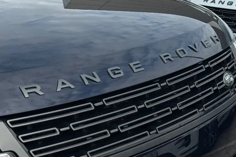 DV23NYK Land Rover Range Rover Sport 3.0 P440e Autobiography 5dr Thumbnail #32