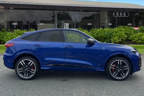  Audi Q5 2.0 TDI Edition 1 Sportback S Tronic quattro Euro 6 (s/s) 5dr Thumbnail #4