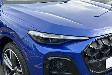  Audi Q5 2.0 TDI Edition 1 Sportback S Tronic quattro Euro 6 (s/s) 5dr Thumbnail #9