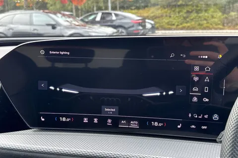  Audi Q5 2.0 TDI Edition 1 Sportback S Tronic quattro Euro 6 (s/s) 5dr Thumbnail #36