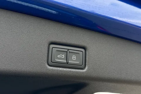  Audi Q5 2.0 TDI Edition 1 Sportback S Tronic quattro Euro 6 (s/s) 5dr Thumbnail #46