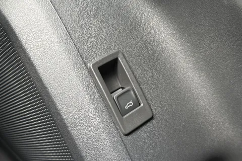  Audi Q5 2.0 TDI Edition 1 Sportback S Tronic quattro Euro 6 (s/s) 5dr Thumbnail #49