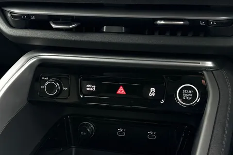  Audi Q5 2.0 TDI Edition 1 Sportback S Tronic quattro Euro 6 (s/s) 5dr Thumbnail #50