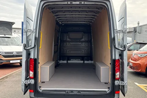 RV75NXA Volkswagen Crafter 2.0TDI 140PS CR35 LWB Commerce Plus Auto-2025 Model Thumbnail #7