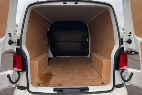 BJ74XWE Volkswagen Transporter 2.0 TDI 110 Highline Van Thumbnail #10