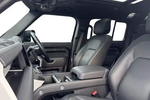 KM24ZHA Land Rover Defender 110 3.0 D300 110 X-Dynamic HSE 5dr Thumbnail #4