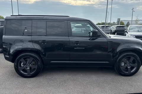 KM24ZHA Land Rover Defender 110 3.0 D300 110 X-Dynamic HSE 5dr Thumbnail #6