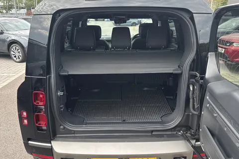KM24ZHA Land Rover Defender 110 3.0 D300 110 X-Dynamic HSE 5dr Thumbnail #11