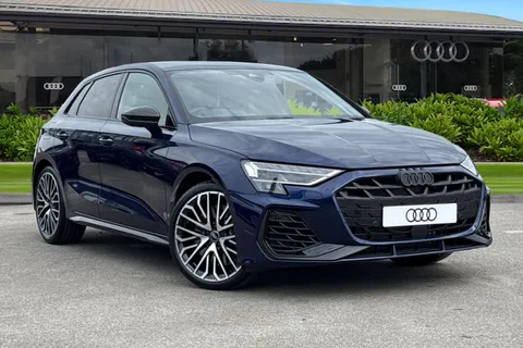 Audi S3 2.0 TFSI Black Edition Sportback S Tronic quattro Euro 6 (s/s) 5dr Thumbnail #2