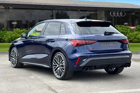 Audi S3 2.0 TFSI Black Edition Sportback S Tronic quattro Euro 6 (s/s) 5dr Thumbnail #3