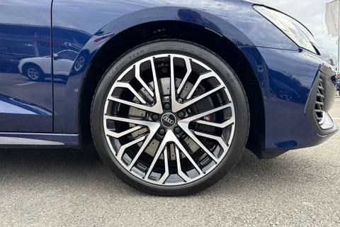 Audi S3 2.0 TFSI Black Edition Sportback S Tronic quattro Euro 6 (s/s) 5dr Thumbnail #10