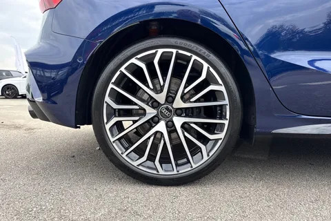 Audi S3 2.0 TFSI Black Edition Sportback S Tronic quattro Euro 6 (s/s) 5dr Thumbnail #11