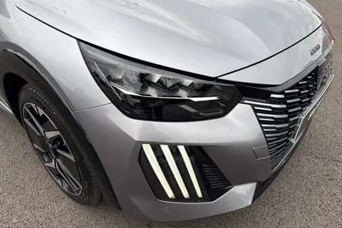 DG25FXE PEUGEOT e-208 51kWh GT Auto 5dr (7.4kW Charger) Thumbnail #9