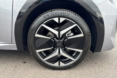 DG25FXE PEUGEOT e-208 51kWh GT Auto 5dr (7.4kW Charger) Thumbnail #10