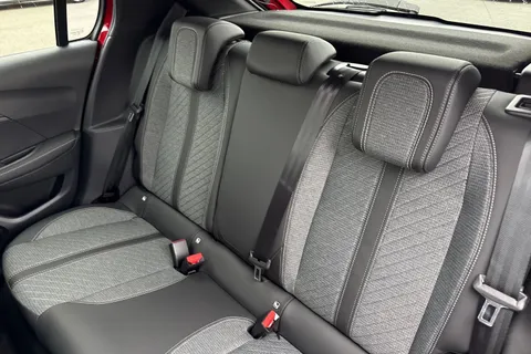 18 of 66 for PEUGEOT 208 100kW E-Style 50kWh 5dr Auto