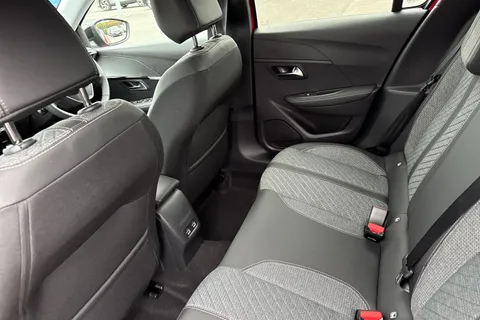 35 of 66 for PEUGEOT 208 100kW E-Style 50kWh 5dr Auto