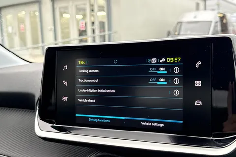 51 of 66 for PEUGEOT 208 100kW E-Style 50kWh 5dr Auto