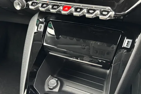 56 of 66 for PEUGEOT 208 100kW E-Style 50kWh 5dr Auto