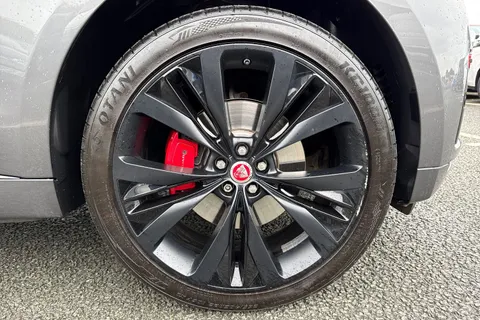 BV69AVL Jaguar F-Pace 3.0 D300 V6 S Auto AWD Euro 6 (s/s) 5dr Thumbnail #10