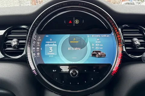 PE72YMM Mini Hatch 1.5 Cooper Classic Steptronic Euro 6 (s/s) 3dr Thumbnail #18