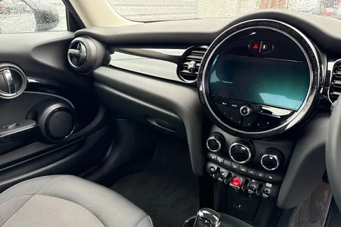 PE72YMM Mini Hatch 1.5 Cooper Classic Steptronic Euro 6 (s/s) 3dr Thumbnail #21