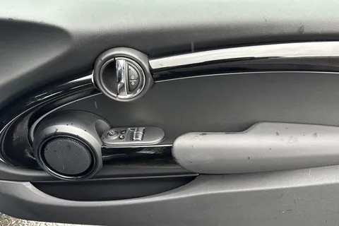 PE72YMM Mini Hatch 1.5 Cooper Classic Steptronic Euro 6 (s/s) 3dr Thumbnail #22