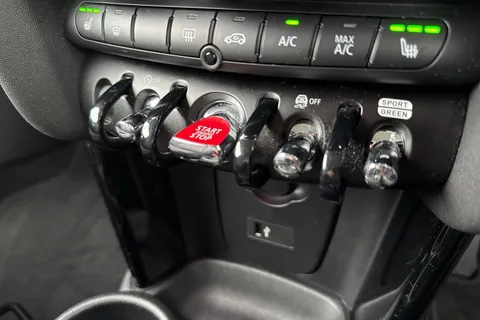 PE72YMM Mini Hatch 1.5 Cooper Classic Steptronic Euro 6 (s/s) 3dr Thumbnail #37