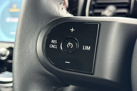 PE72YMM Mini Hatch 1.5 Cooper Classic Steptronic Euro 6 (s/s) 3dr Thumbnail #40