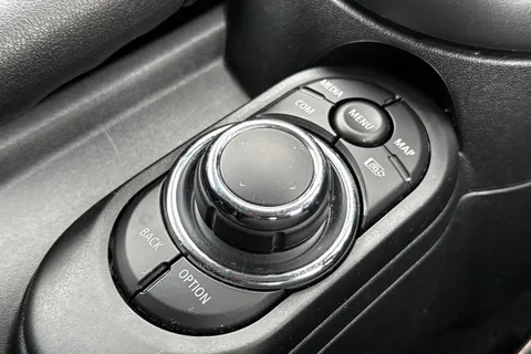 PE72YMM Mini Hatch 1.5 Cooper Classic Steptronic Euro 6 (s/s) 3dr Thumbnail #45