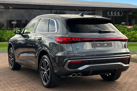  Audi Q5 2.0 TDI S line S Tronic quattro Euro 6 (s/s) 5dr Thumbnail #3