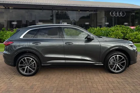  Audi Q5 2.0 TDI S line S Tronic quattro Euro 6 (s/s) 5dr Thumbnail #4