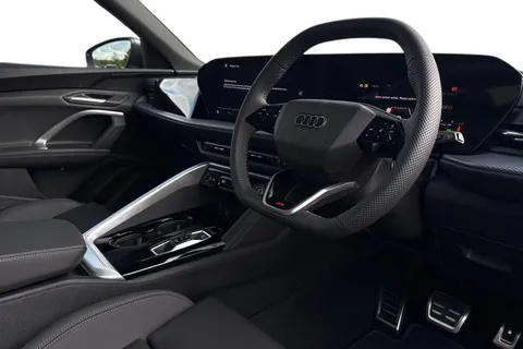  Audi Q5 2.0 TDI S line S Tronic quattro Euro 6 (s/s) 5dr Thumbnail #14