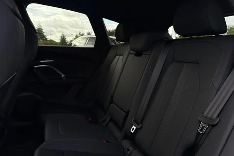  Audi Q5 2.0 TDI S line S Tronic quattro Euro 6 (s/s) 5dr Thumbnail #19