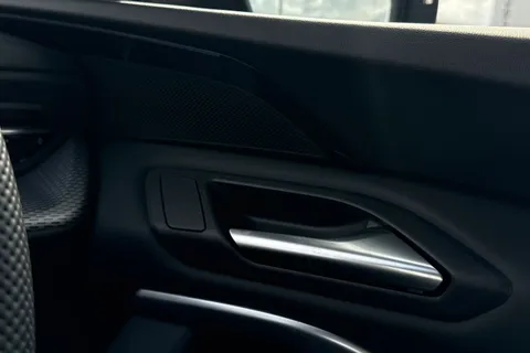  Audi Q5 2.0 TDI S line S Tronic quattro Euro 6 (s/s) 5dr Thumbnail #21