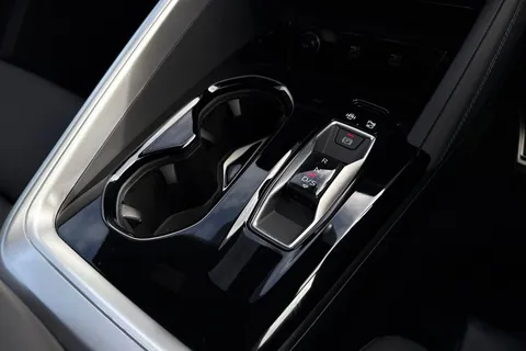  Audi Q5 2.0 TDI S line S Tronic quattro Euro 6 (s/s) 5dr Thumbnail #23