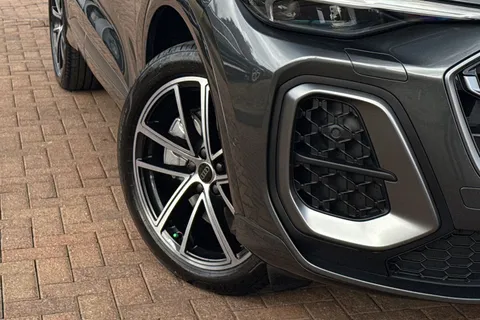  Audi Q5 2.0 TDI S line S Tronic quattro Euro 6 (s/s) 5dr Thumbnail #26