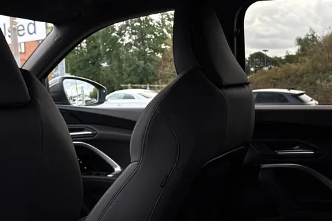  Audi Q5 2.0 TDI S line S Tronic quattro Euro 6 (s/s) 5dr Thumbnail #30