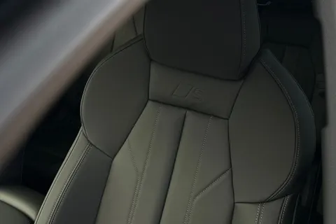  Audi Q5 2.0 TDI S line S Tronic quattro Euro 6 (s/s) 5dr Thumbnail #31