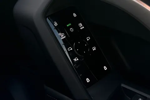  Audi Q5 2.0 TDI S line S Tronic quattro Euro 6 (s/s) 5dr Thumbnail #38