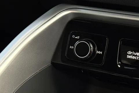  Audi Q5 2.0 TDI S line S Tronic quattro Euro 6 (s/s) 5dr Thumbnail #47