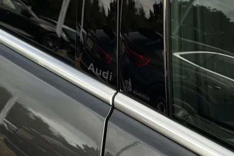  Audi Q5 2.0 TDI S line S Tronic quattro Euro 6 (s/s) 5dr Thumbnail #48