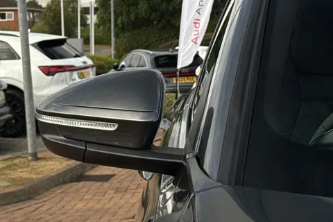  Audi Q5 2.0 TDI S line S Tronic quattro Euro 6 (s/s) 5dr Thumbnail #50